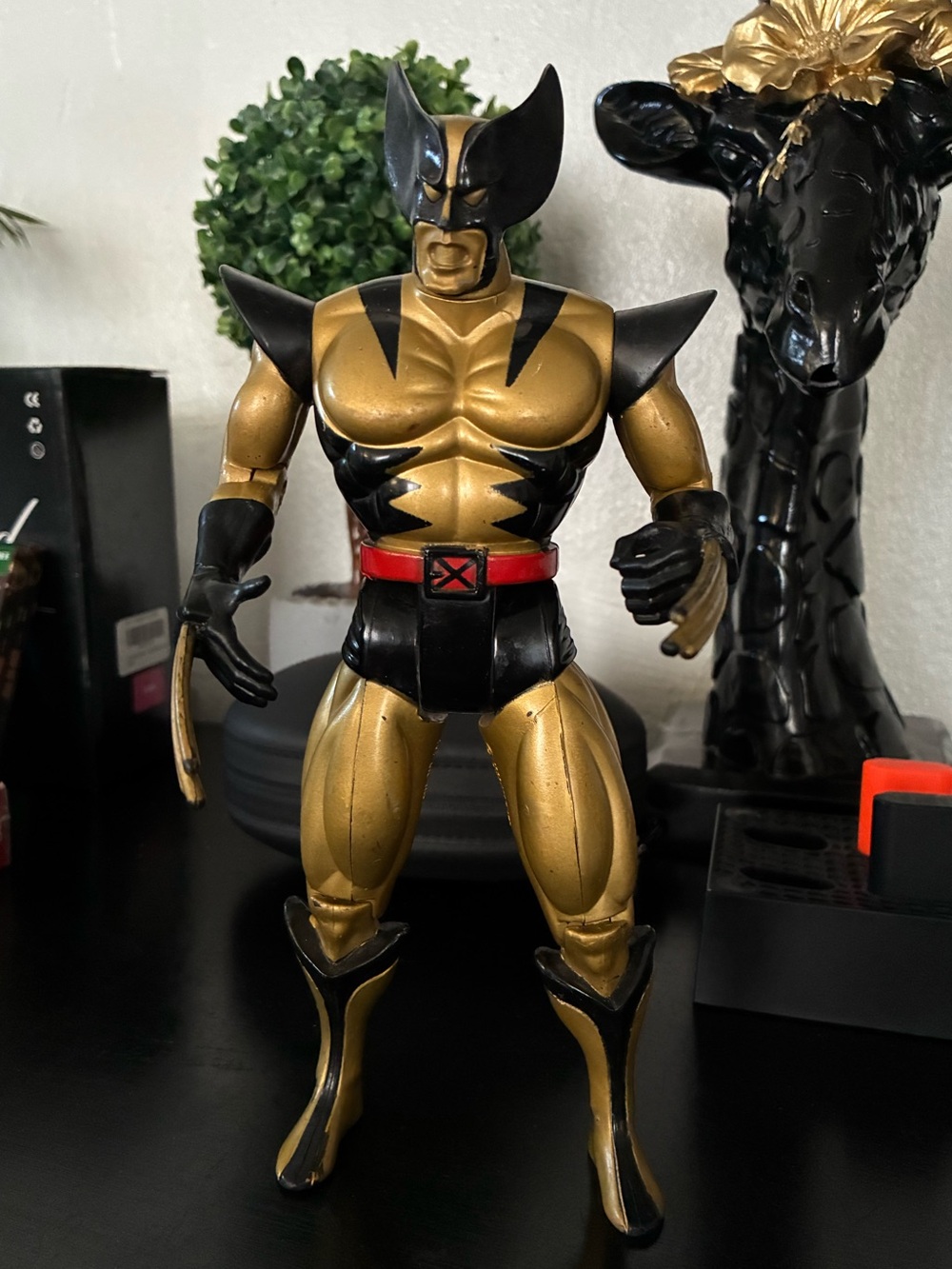 1993 Marvel Toy Biz X-Men Wolverine 10” Gold Action Figure Metallic Mutant HTF